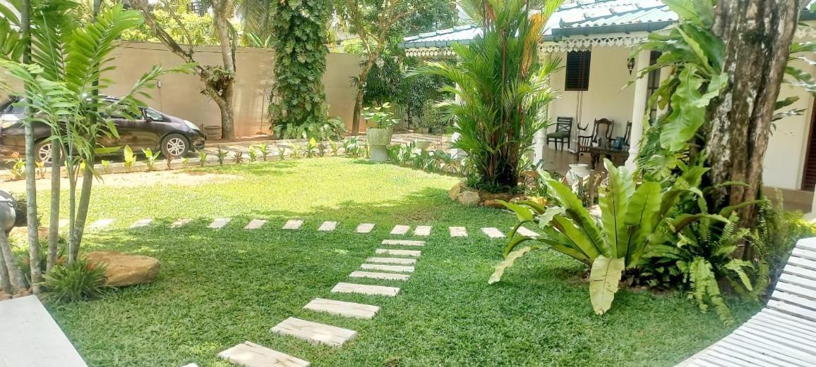 Thambara Villa Unawatuna Dış mekan fotoğraf